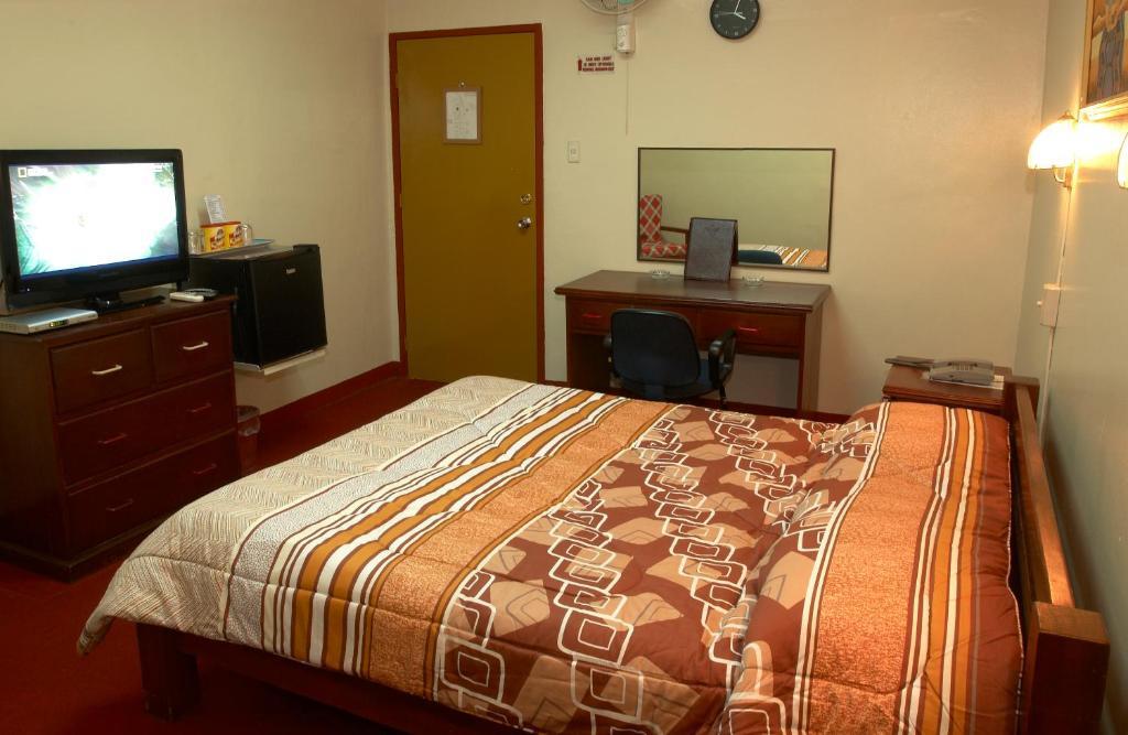 Phoenix Hotel Angeles Room photo