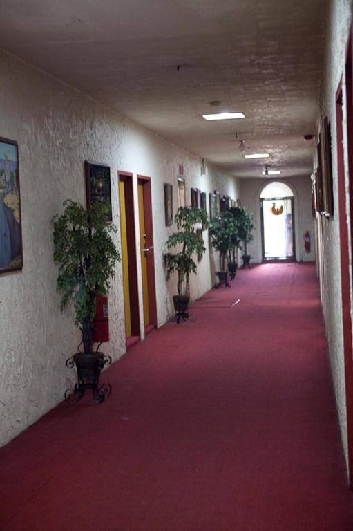 Phoenix Hotel Angeles Exterior photo