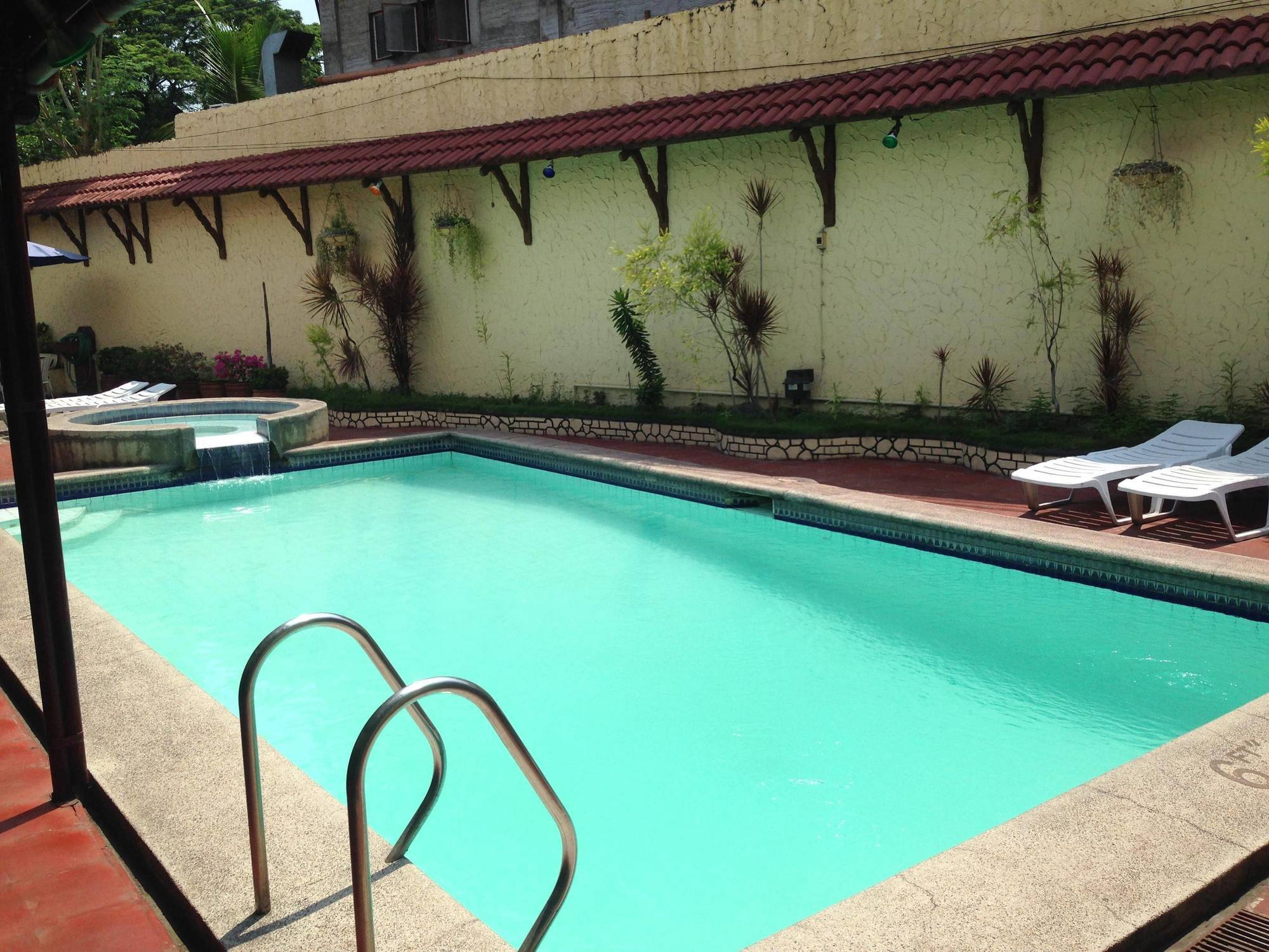 Phoenix Hotel Angeles Exterior photo