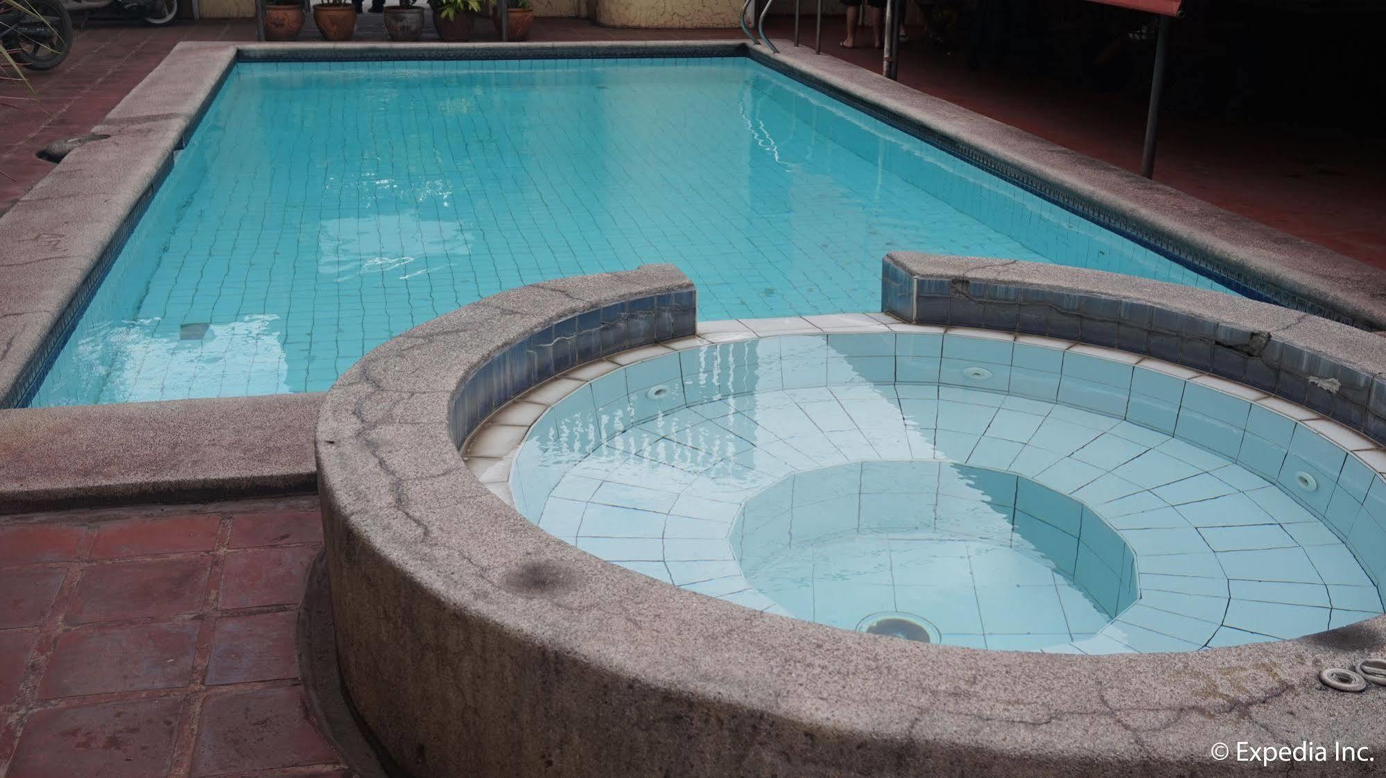 Phoenix Hotel Angeles Exterior photo